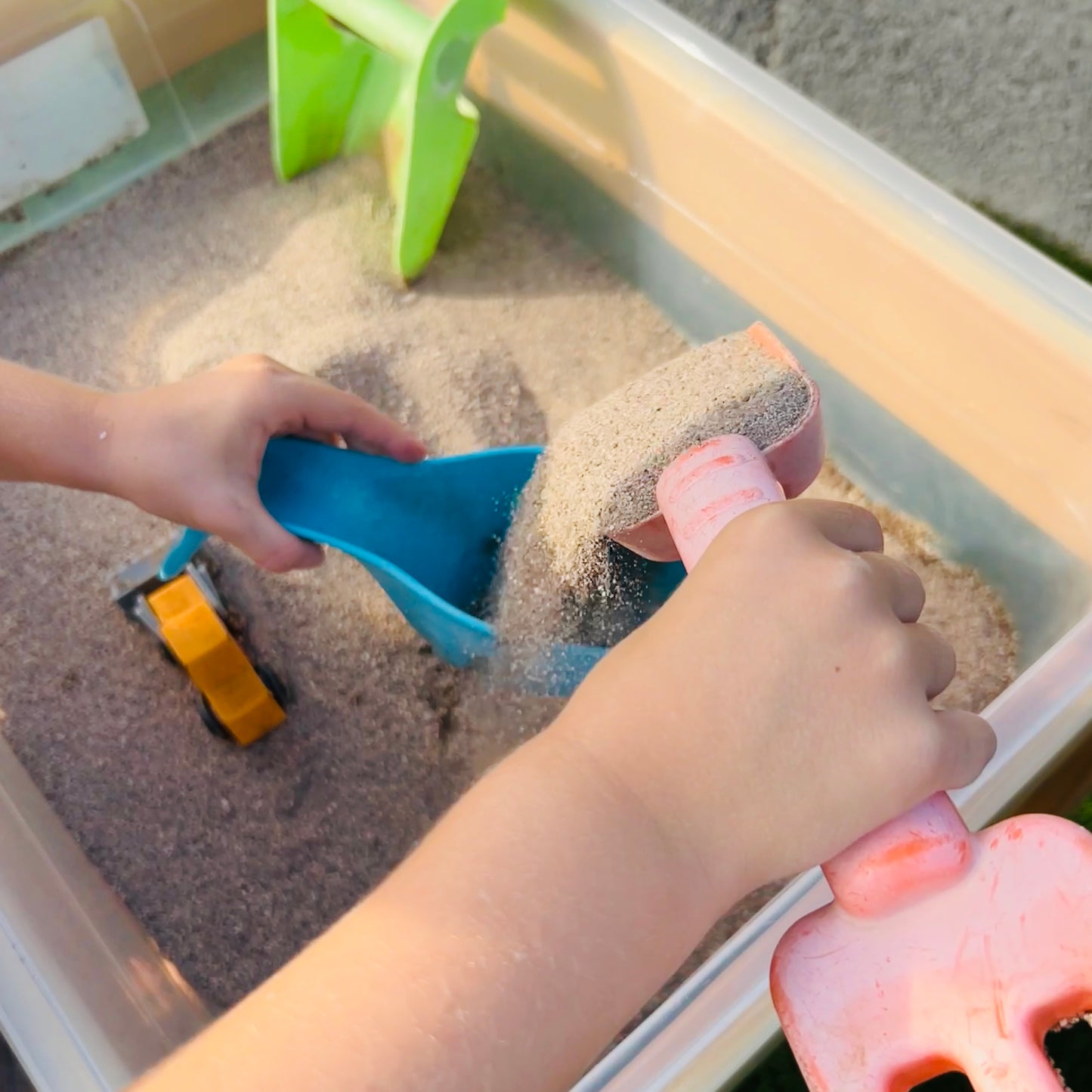 Outdoor Sand & Water Sensory Table - 28qt